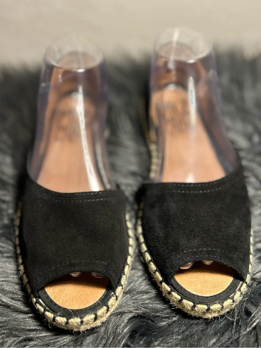 Miz Mooz carmena flat